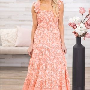 CORAL AND IVORY FLORAL PRINT MAXI DRESS Size M